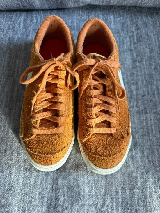 Nike Blazer Low ‘77 Vintage Orange Suede Low-Top Sneakers Womens 7.5 - Picture 2 of 9